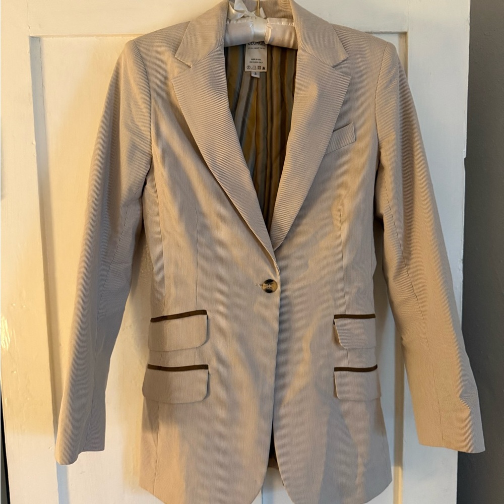 Tailored Beige Single-Button Blazer - image 3